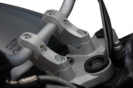 MV Motorrad / エムブイ　モトラッド Tube Stile Handlebar Adapter - Models with 22 mm Diameter Handlebar from 90002