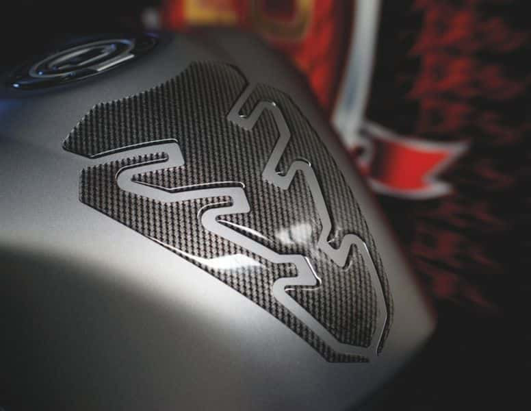 Puig Violent Tank Pads, Carbon look | 5519C - Webike Thailand