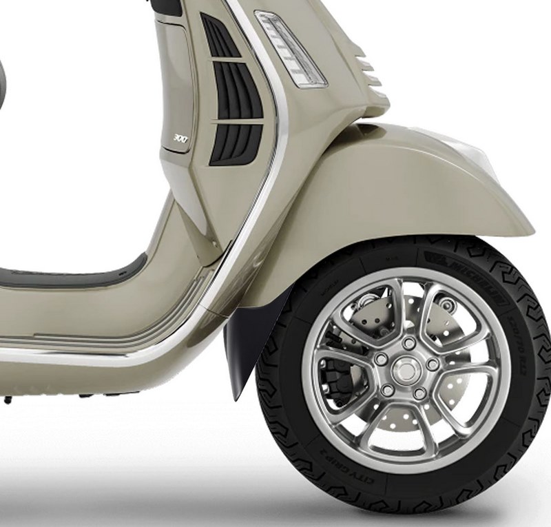 Pyramid Extenda Fenda | Matte Black | Piaggio Vespa GTS 125 2023>Current | 059550 - Webike Thailand