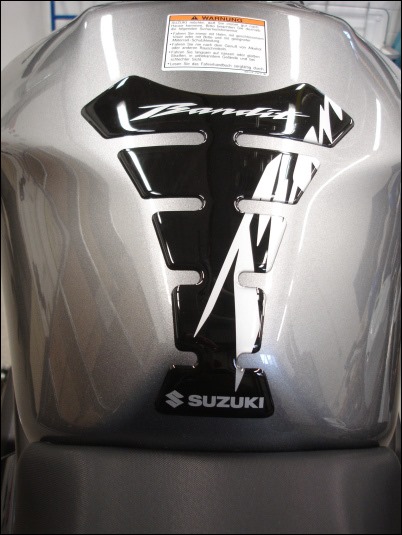 Suzuki Tankpad gsf650k9- | 990D0-46H00-PAD - Webike Thailand