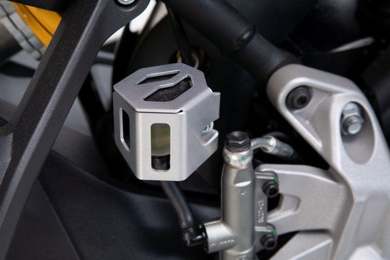 SW-MOTECH Brake reservoir guard Silver. BMW GS/GT, Ducati, KTM 790 models. | SCT.07.174.10102/S - Webike Thailand